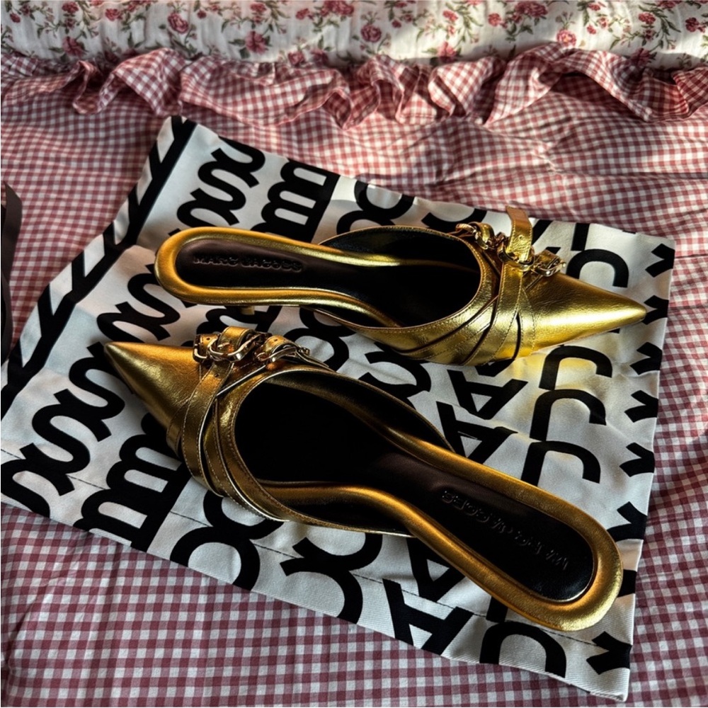 Marc Jacobs Gold Pointed Heels